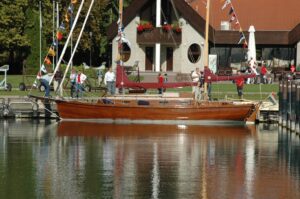 CLASSIC 41 CRUISER (1936) IGAZI UNIKUM   – 7 TONNA TEAKFA – FULL EXTRA