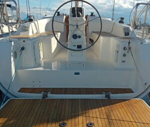 BAVARIA 33 CRUISER – 2 KABIN – TAVI KIEL – XXL-ES FÜRDŐPLATFORM