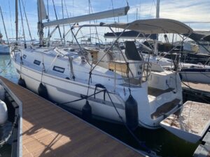 BAVARIA 36 CRUISER (2011) VITORLÁS HAJÓ ELADÓ! – VERSENYKÉSZ ÁLLAPOT – SZEZONVÉGI, KEDVEZMÉNYES ÁR -TENGERRE JÓ SPEDÍCIÓ